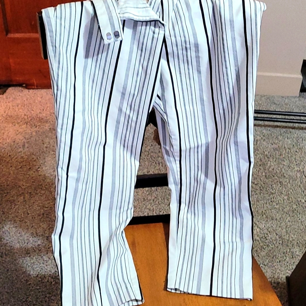 Worthington Modern Fit Capris